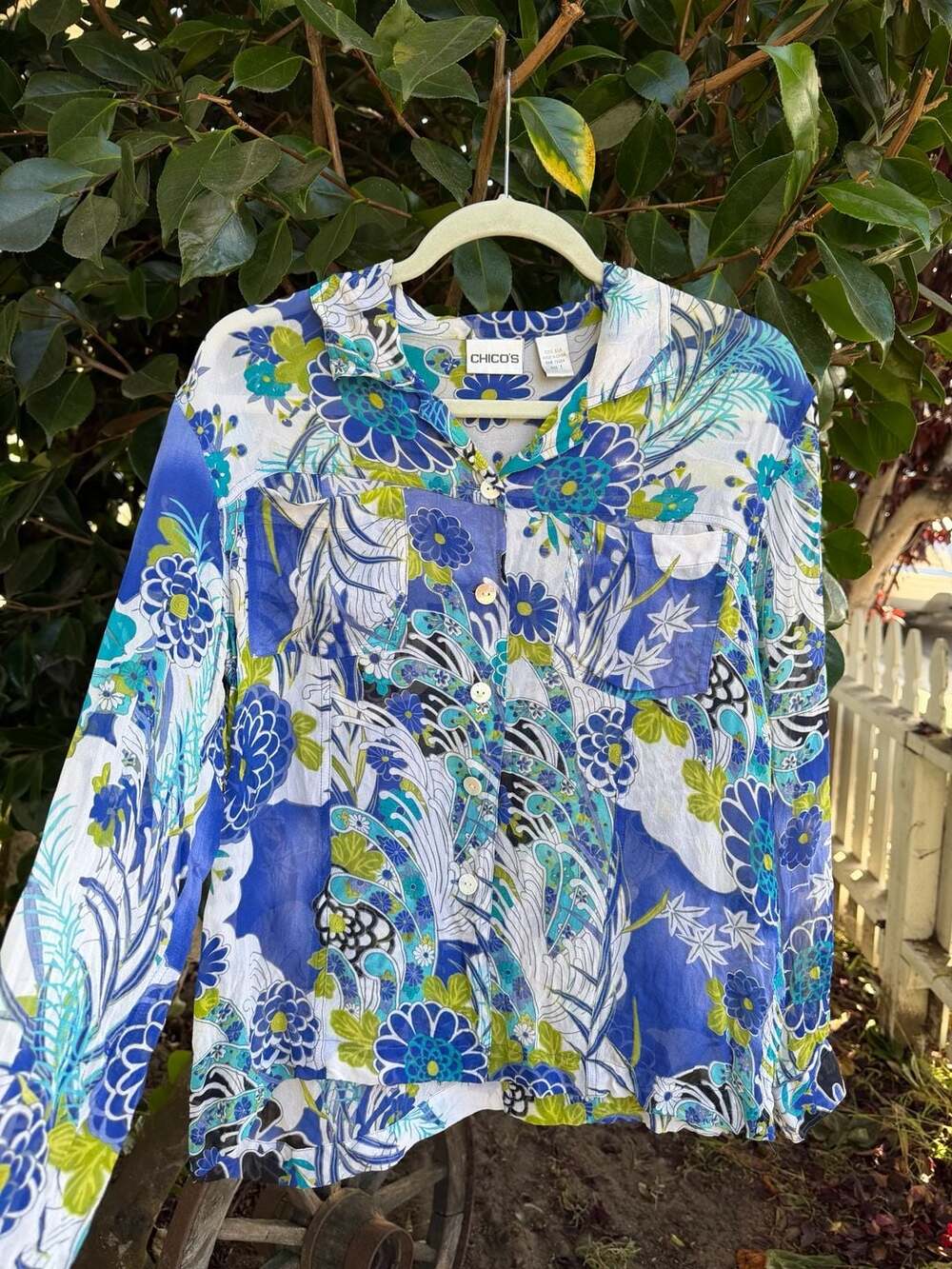 Vintage Y2K Chico's Women's 100% Silk Floral Long Sleeve Shirt